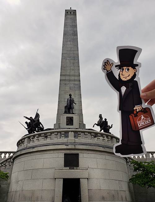 Flat Lincoln’s next stop was Oak Ridge Cemetery.